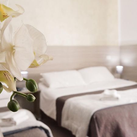 Hotel Colombo Napoli Bagian luar foto
