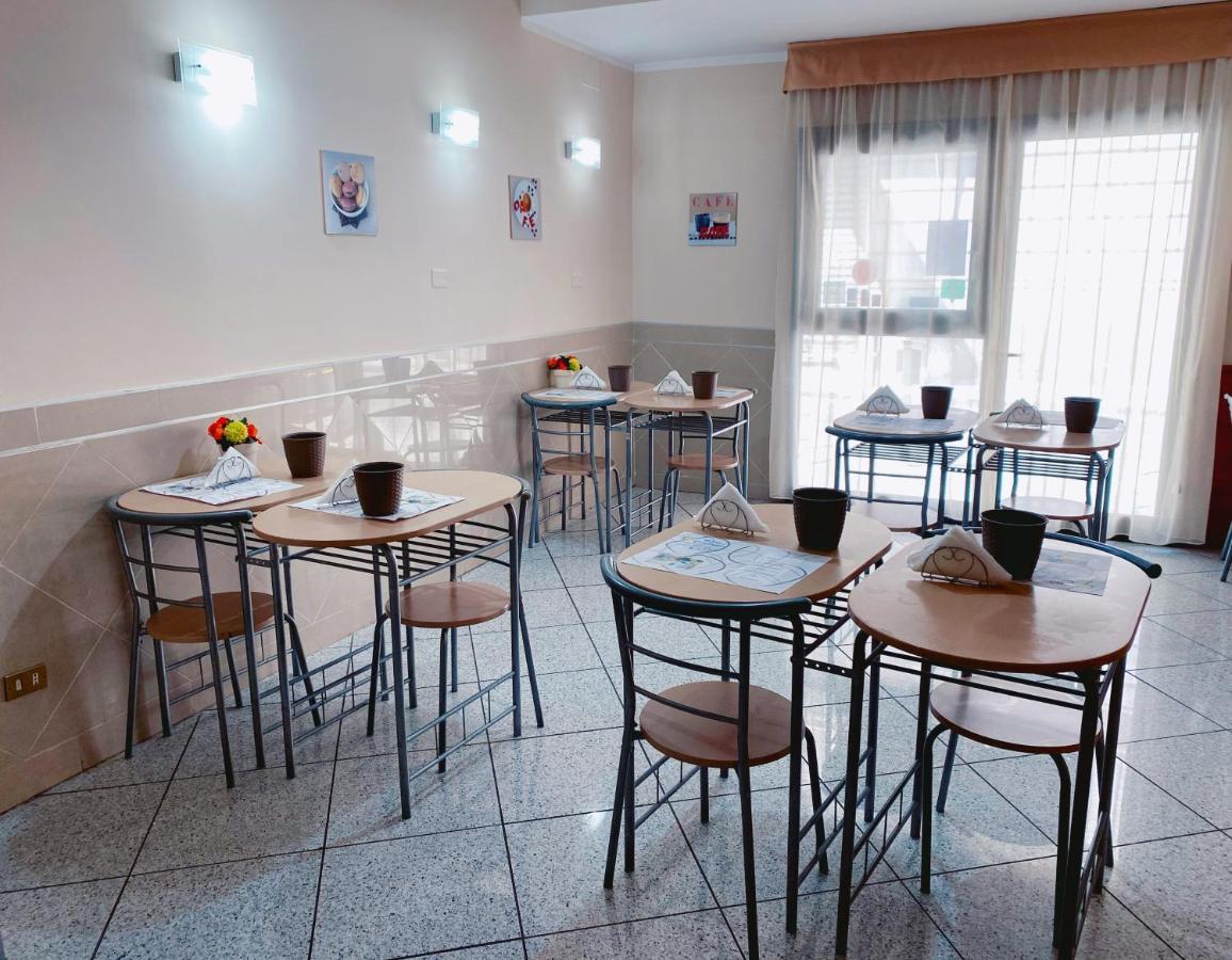 Hotel Colombo Napoli Bagian luar foto