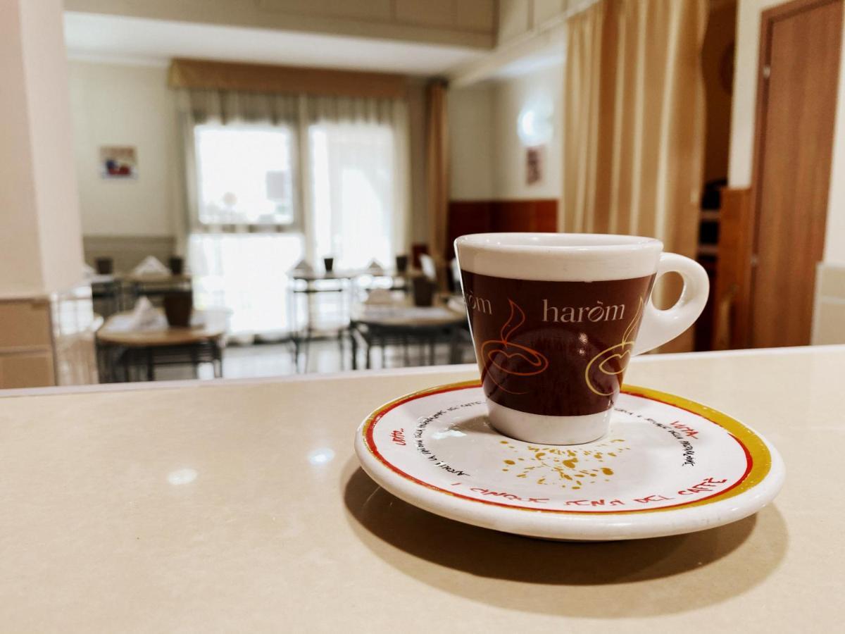 Hotel Colombo Napoli Bagian luar foto