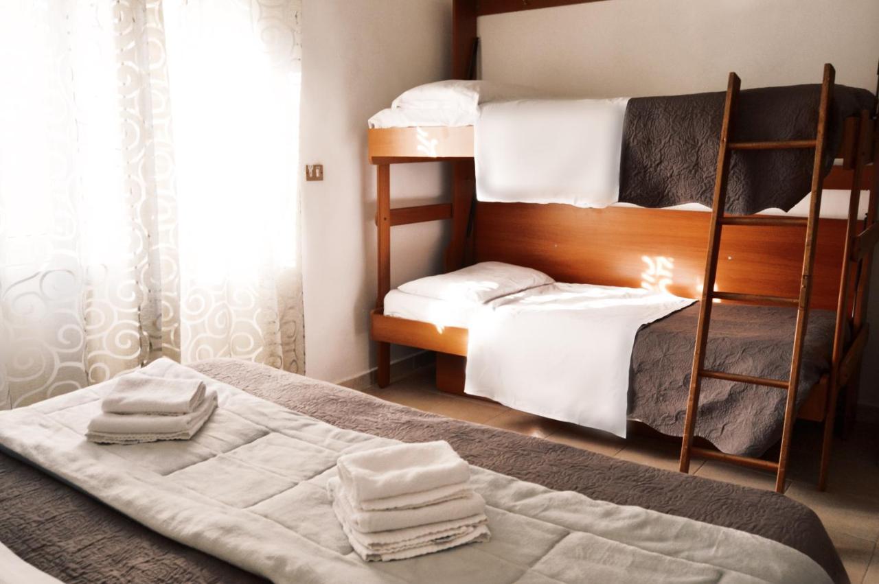 Hotel Colombo Napoli Bagian luar foto
