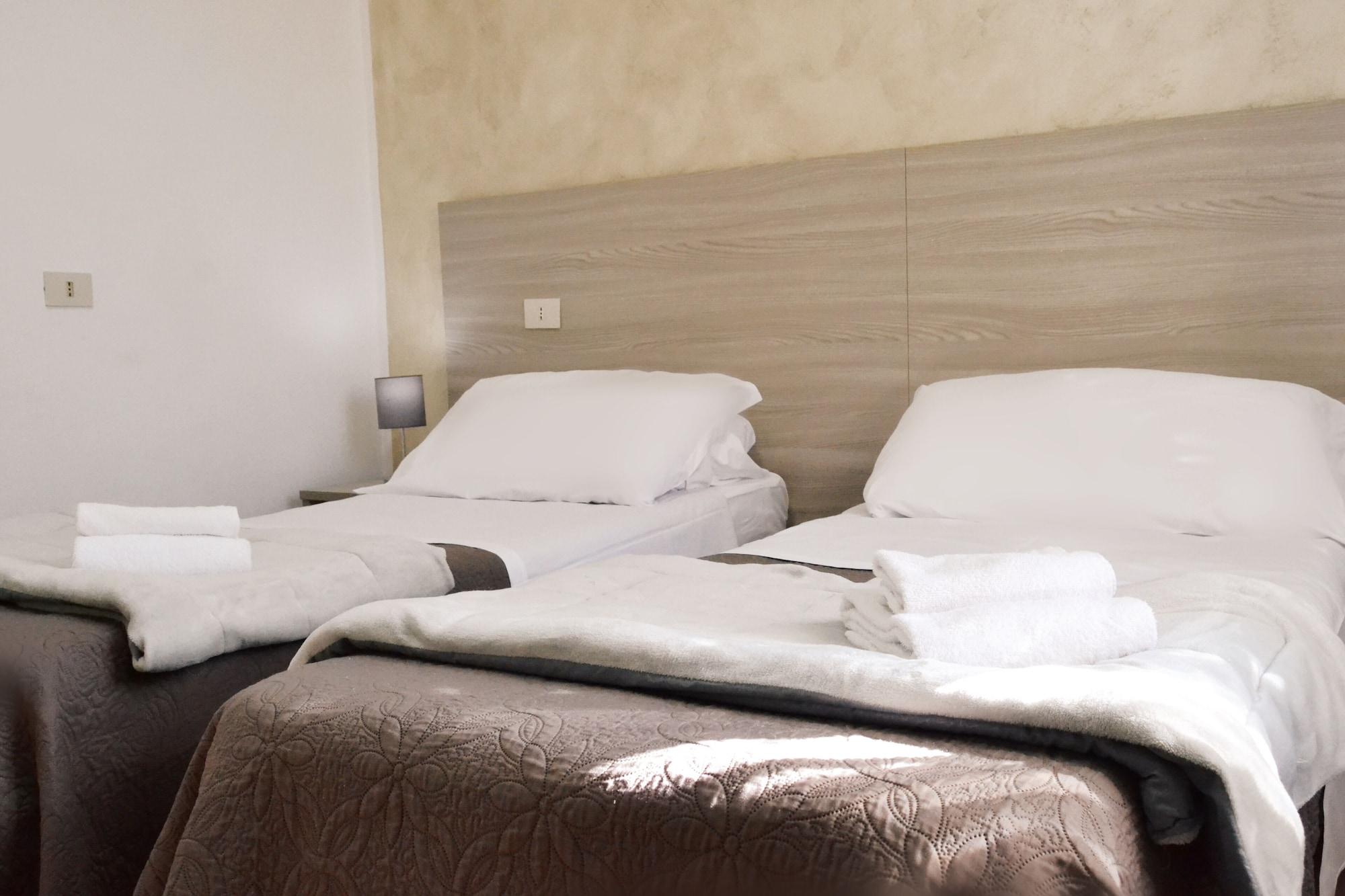 Hotel Colombo Napoli Bagian luar foto